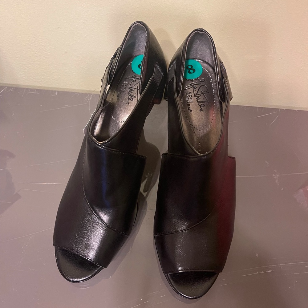 Black Peep Toe Pump